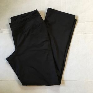Lands End black workout yoga pants. Size L/P
